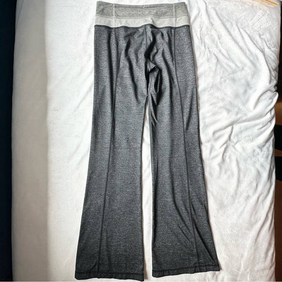 Lululemon Full Length Fit & Flare Yoga Pants 4 R gray sweats activewear workout - Picture 2 of 8